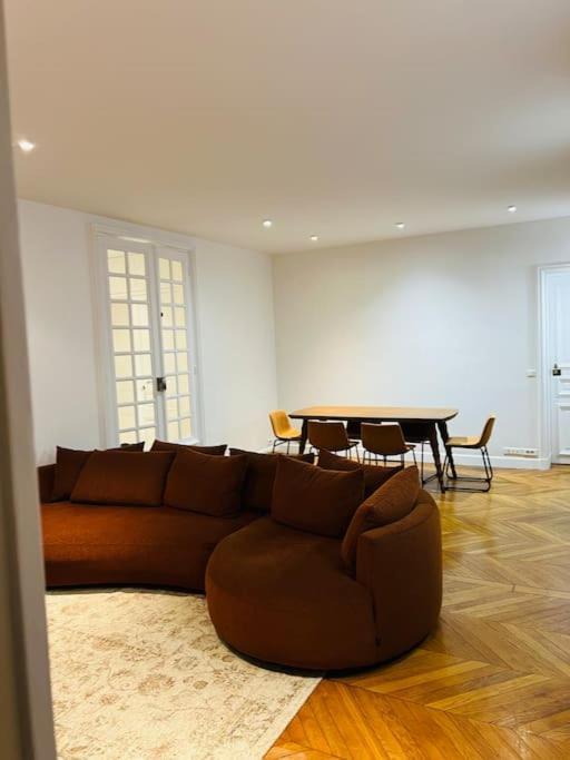 Apartmán Au Pied De La Tour Eiffel Paříž Exteriér fotografie